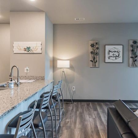 Spacious 2Br Suite Plus Patio Near Iowa State أميس المظهر الخارجي الصورة