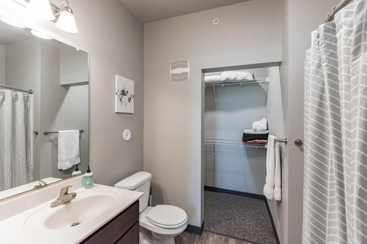 Spacious 2Br Suite Plus Patio Near Iowa State أميس المظهر الخارجي الصورة