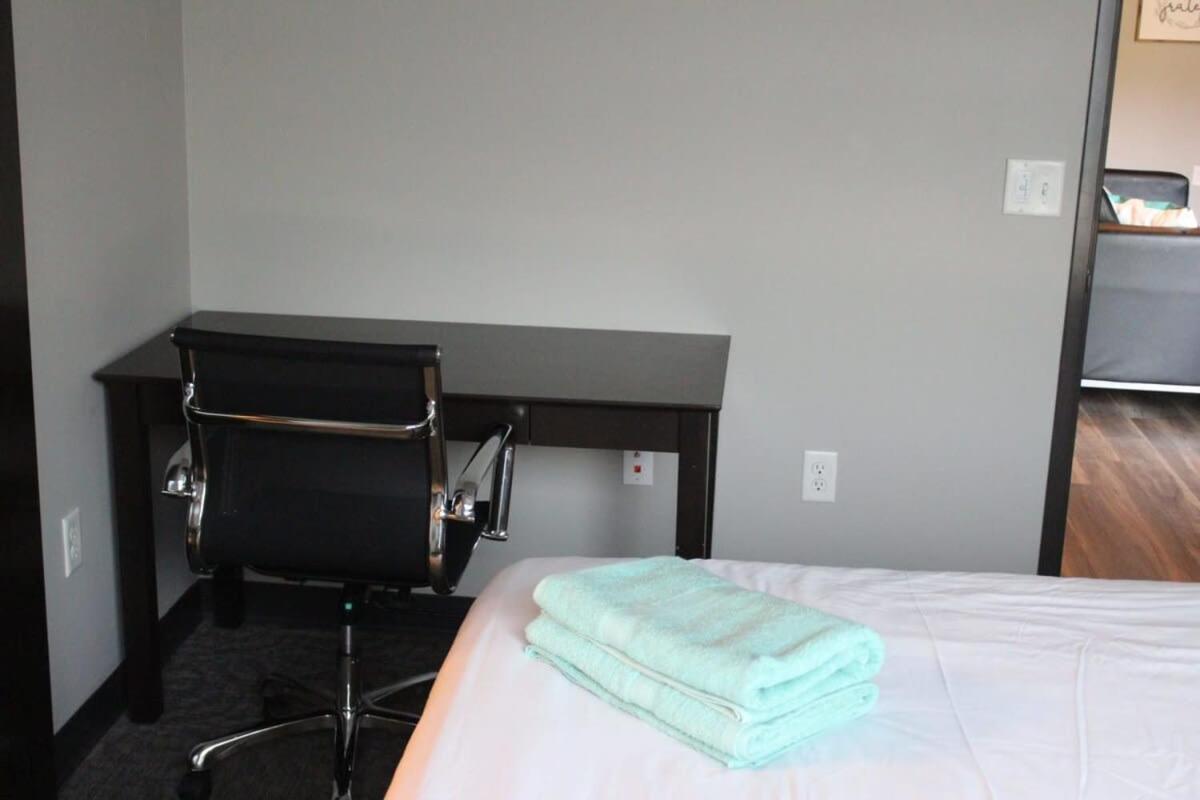 Spacious 2Br Suite Plus Patio Near Iowa State أميس المظهر الخارجي الصورة