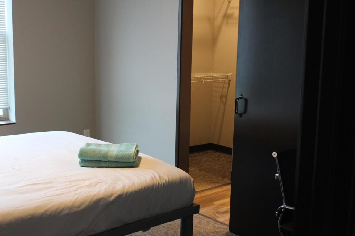 Spacious 2Br Suite Plus Patio Near Iowa State أميس المظهر الخارجي الصورة