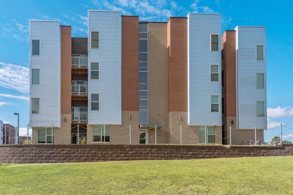 Spacious 2Br Suite Plus Patio Near Iowa State أميس المظهر الخارجي الصورة